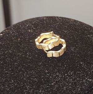 14kt gold hoop earing